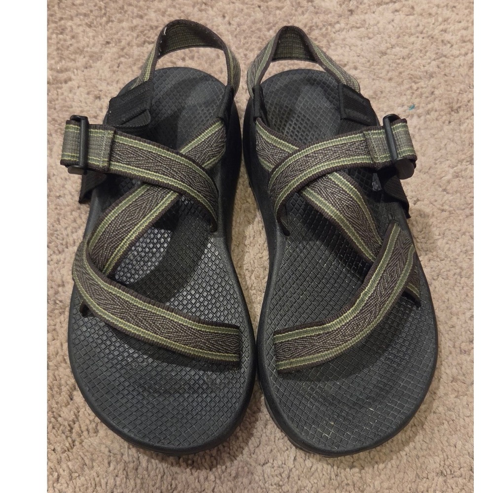 Chaco Z2 Classic Mens Size 8 Sport Sandals Olive Green Vibram Sole Toe Loop